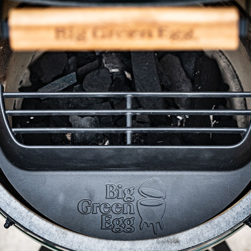 Big Green Egg litinovy rost na sate detail