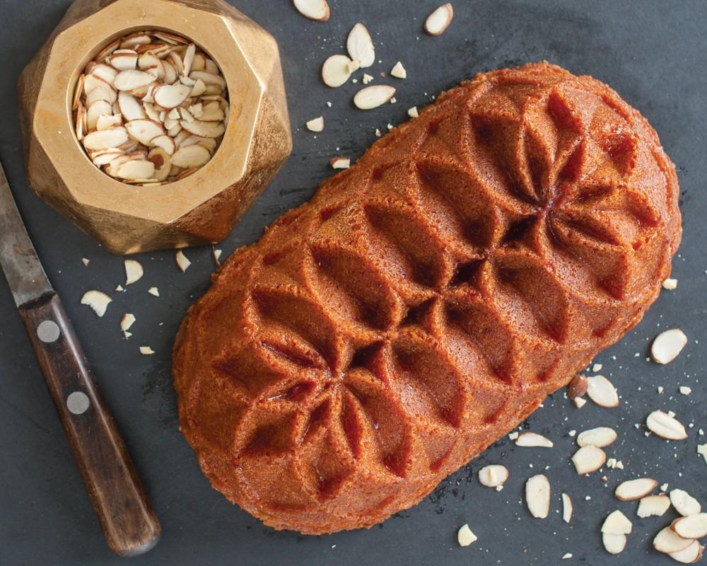 Nordic Ware Forma na chlebíček Jubilee 6 cup zlatá 82677