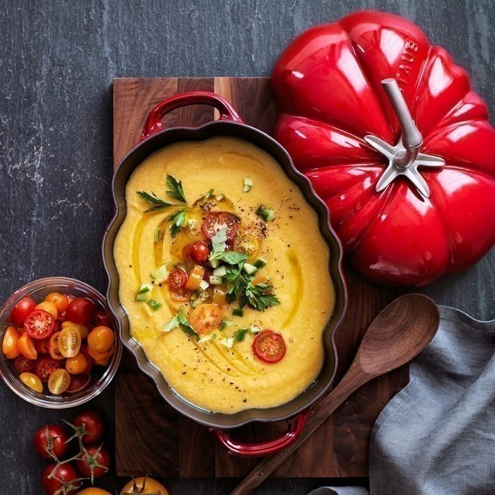 Staub Cocotte hrnec ve tvaru rajčete 25 cm/2,9l višeň 1004923