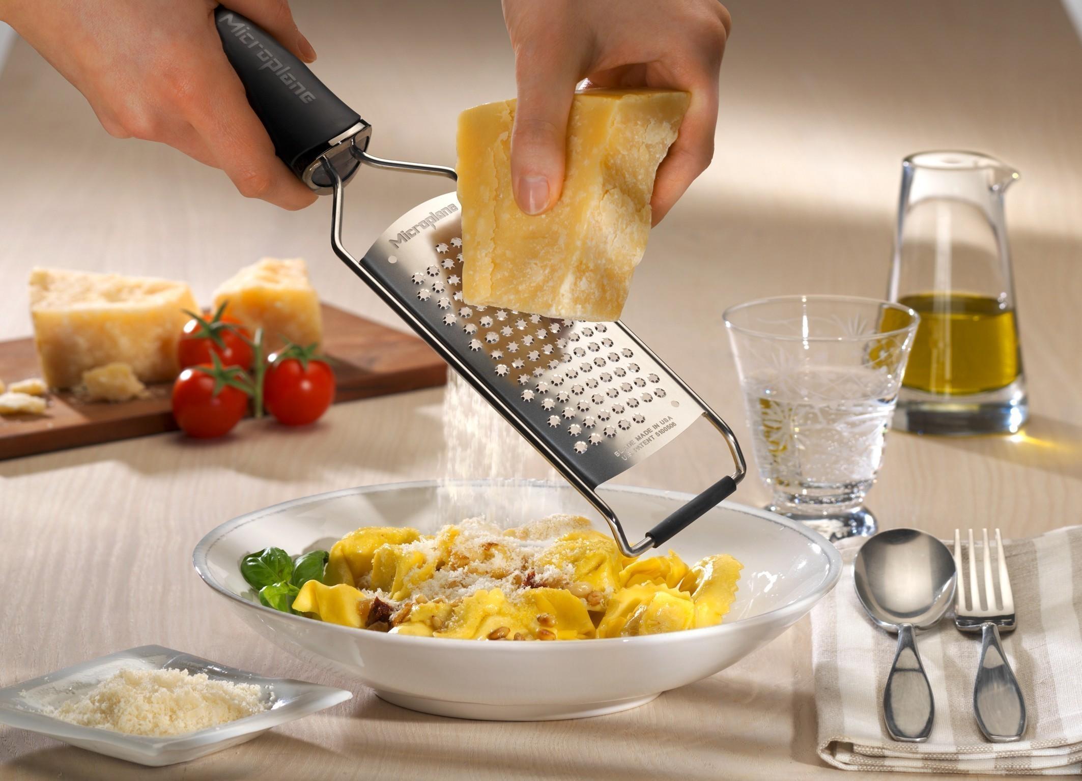 Microplane  Gourmet struhadlo hvězdičky s rukojetí - černá 45009