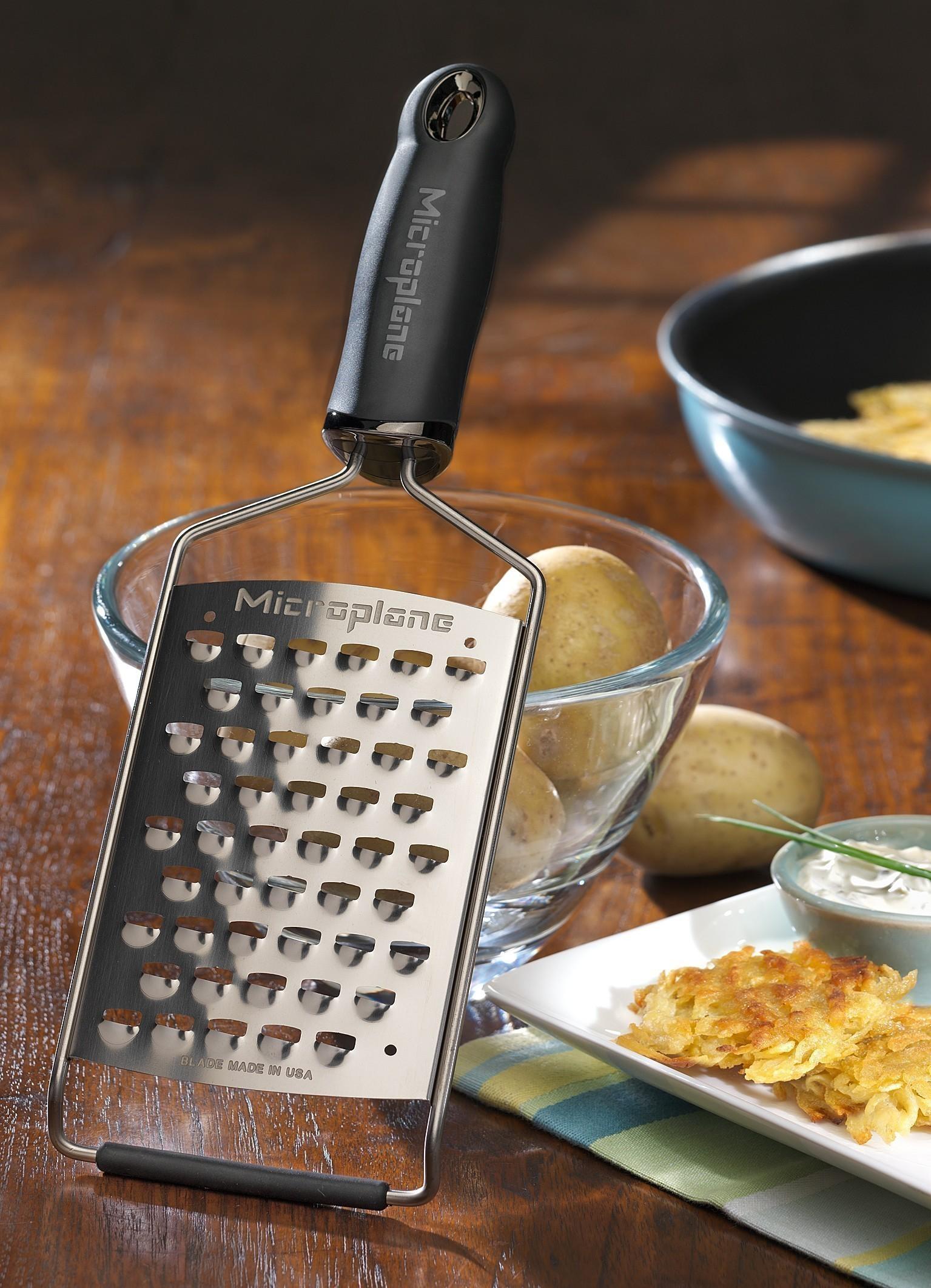 Microplane  Gourmet struhadlo ultrahrubé s rukojetí - černá 45011
