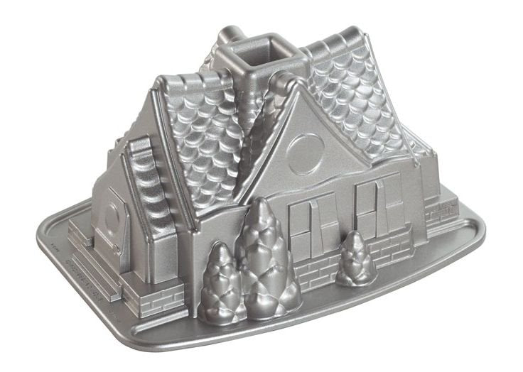 Nordic Ware Forma na bábovku Domeček 9 cup stříbrná 83948