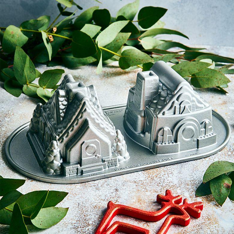 Nordic Ware Forma na bábovku Pohádkové domečky 5cup stříbrná 86748
