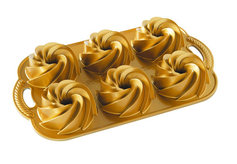 Nordic Ware Mini bábovky Heritage plát se 6 formičkami 4 cup zlatá 88077