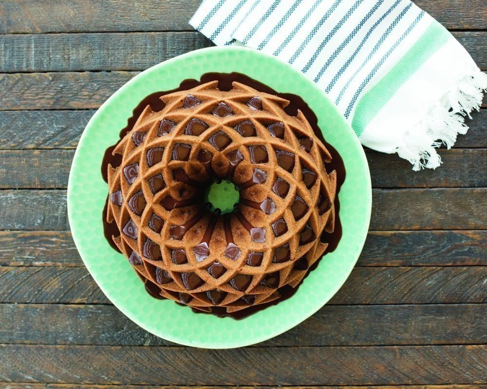 Nordic Ware Forma na bábovku Jubilee 10 cup zlatá 88377