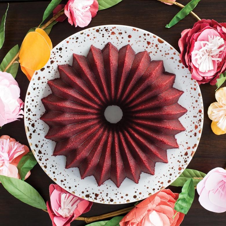 Nordic Ware Forma na bábovku Brilliance 10 cup zlatá 85777