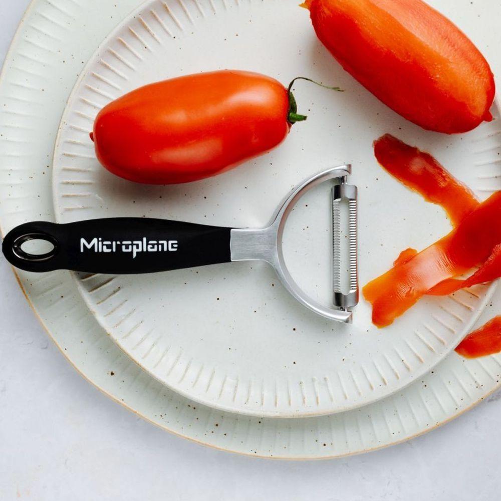Microplane  Professional široká škrabka vroubkovaná, černá  48082