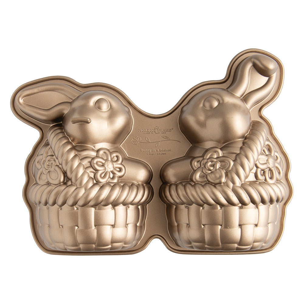 Nordic Ware Forma na pečení, Velikonoční zajíc v košíku  96648